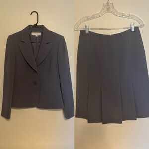 Tahari, Arthur S. Levine, skirt suit, like new condition